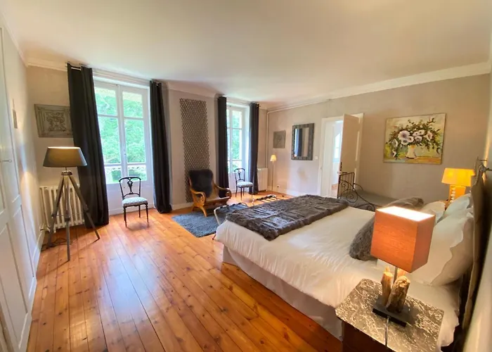 Chateau De La Coudraie Et La Petite Coudraie Changé